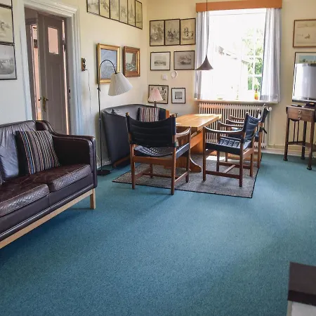 Σπίτι διακοπών Three-bedroom Holiday In *