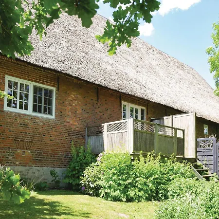 Three-bedroom Holiday In Højer