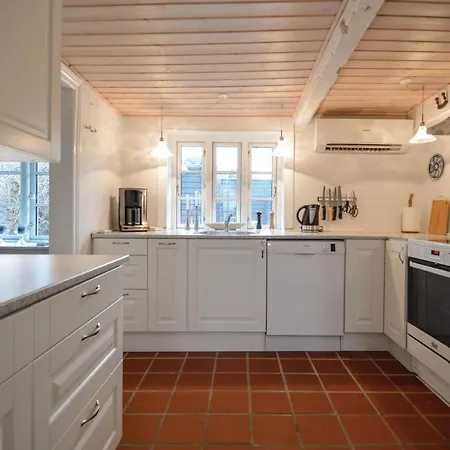 Holiday home Stunning In With Wifi Hojer